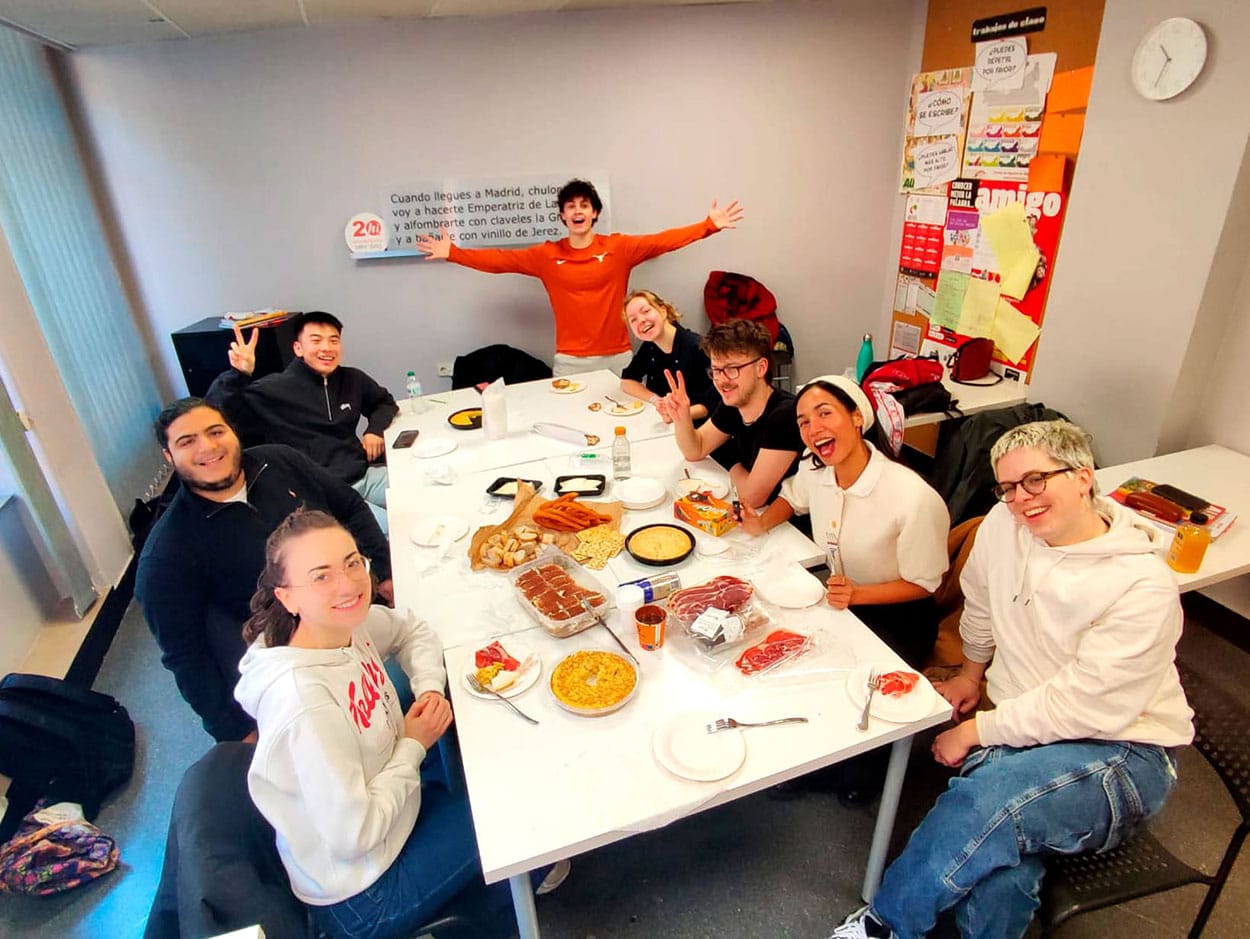 Advantages of Learning Spanish in Group Classes